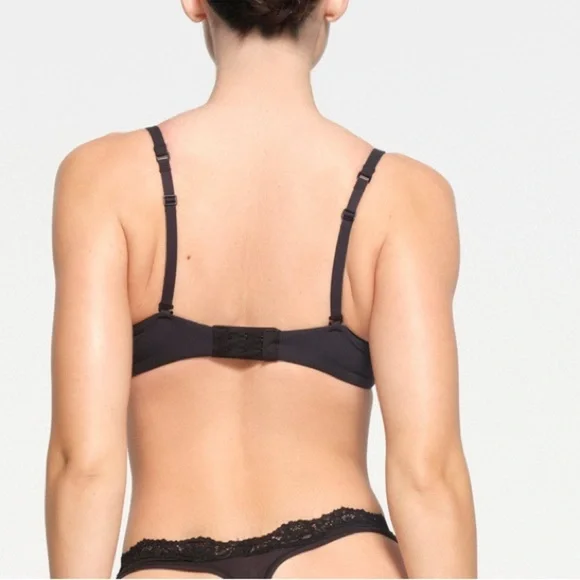 SKIMS Fits Everybody Lace Push-Up Demi Bra, 36C, ONYX